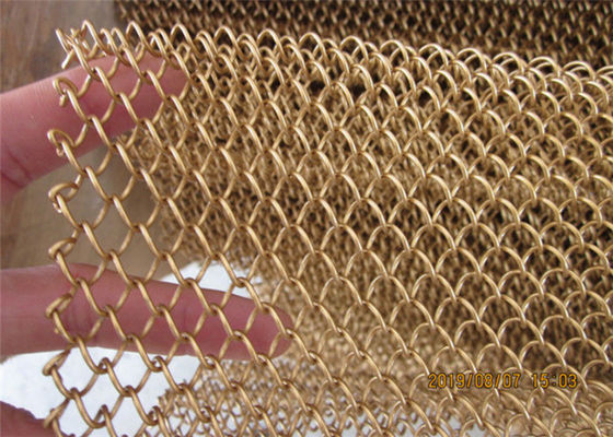 Độ bền khẩu độ trang trí lưới kim loại Drapery nhôm cuộn lưới vàng
