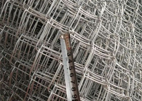 Vải hàng rào liên kết chuỗi hình kim cương cao 6 'với cài đặt dây thép gai